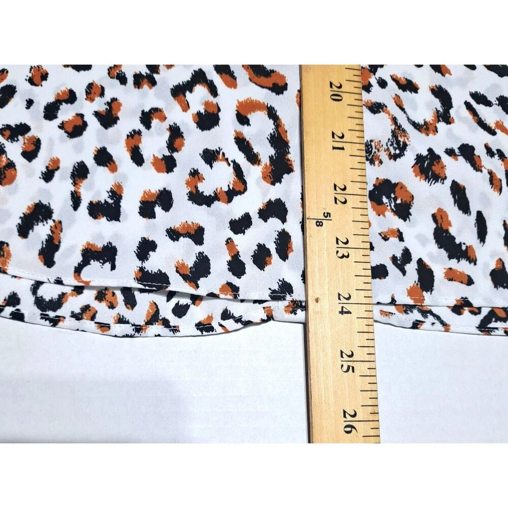 Finn & Grace Womens Button Front collared Shirt Leopard Print Size Medium - Picture 7 of 9